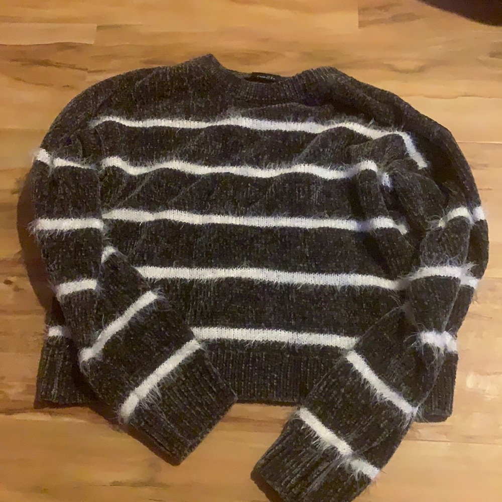 Gray and white sweater , Comfy , Rue 21 , $20